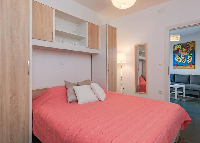 Lauro Opatija, Ground Floor, Parking, Near Sea Apartman *