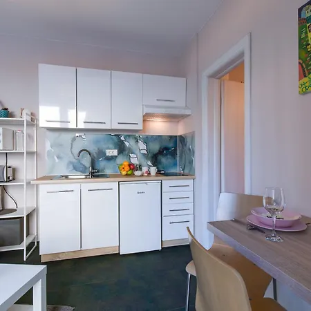Lauro Opatija, Ground Floor, Parking, Near Sea Apartment *